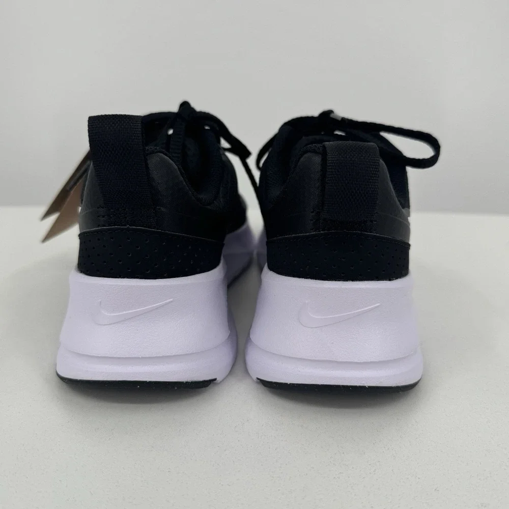 Nike Air Max Nuaxis Lace-up Athletic Shoes in Black/White size 6.5 B
